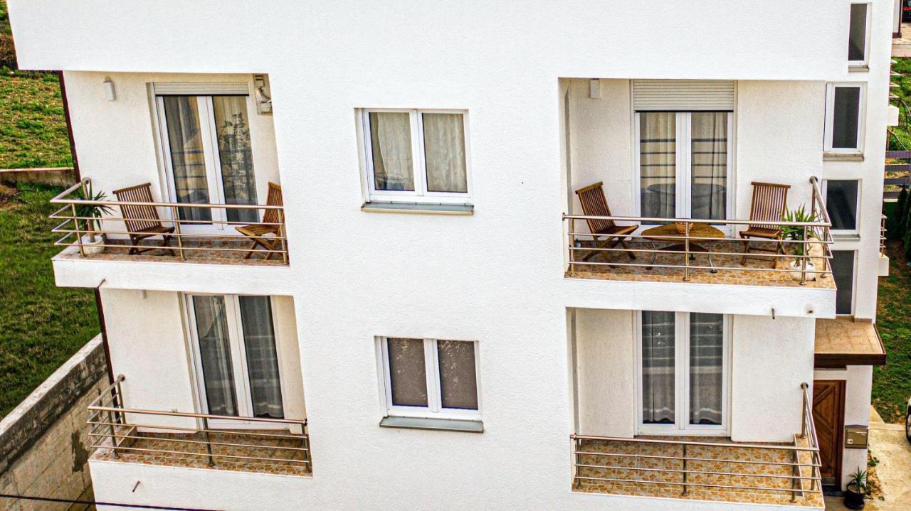 Apartman Aqua Podstrana Bagian luar foto